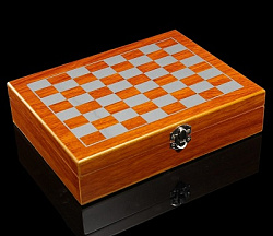 Набор 6 в 1: фляжка 8 oz, рюмка, воронка, кубики 5 шт, карты, шахматы, 18 х 24 см 3470679           